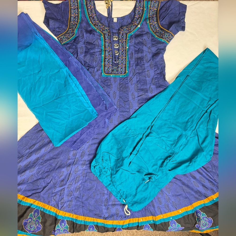 Indian Purple/Blue Outfit